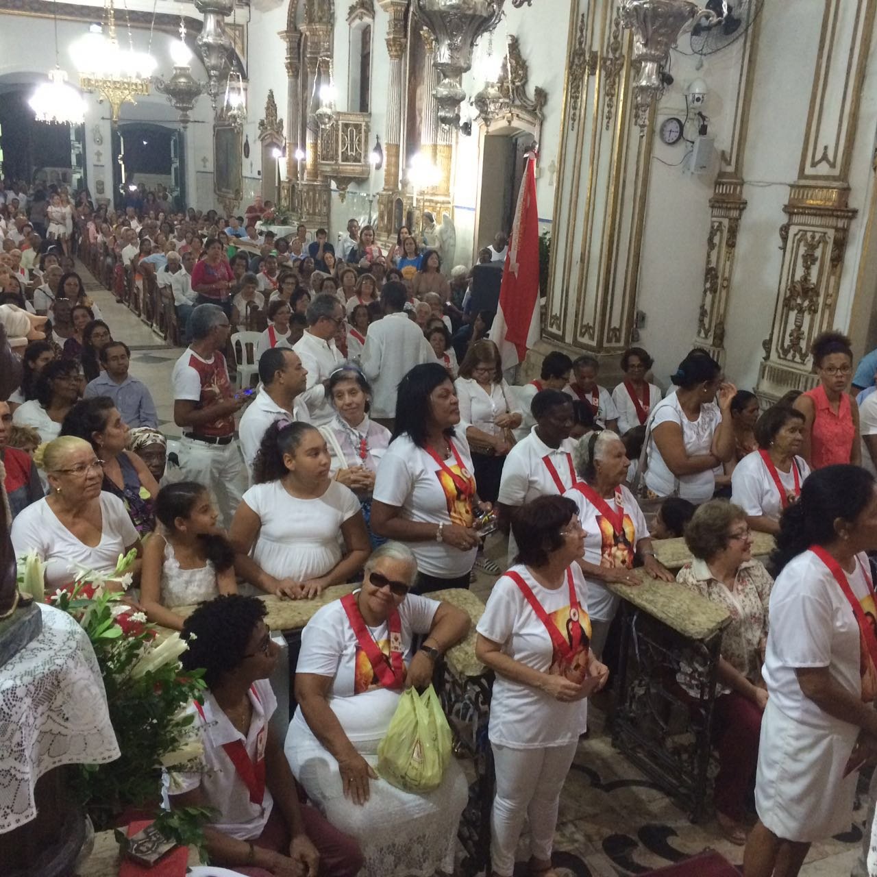 Associados do Apostolado da Orao participam de Missa na Baslica do Bonfim