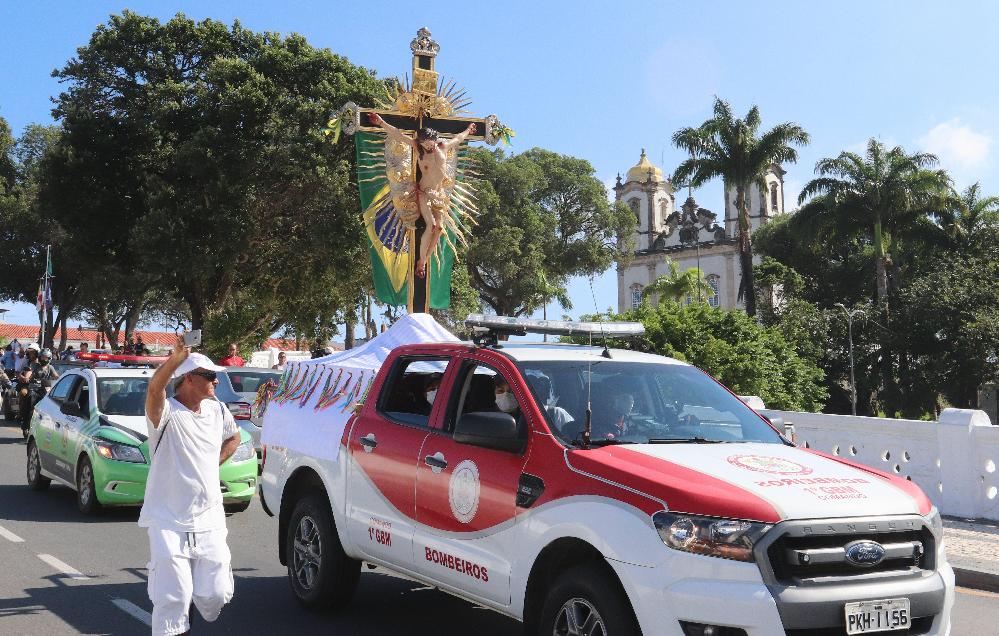 Saída da Imagem Peregrina do Senhor do Bonfim para percorrer ruas de Salvador