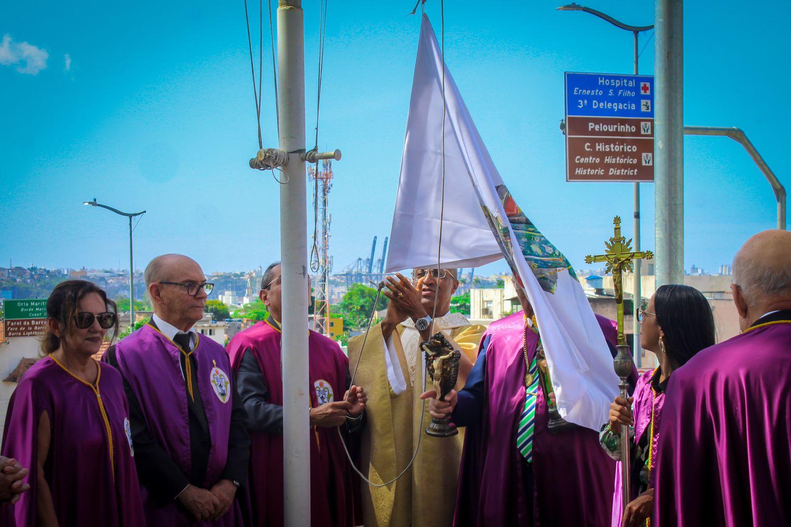 Descerramento da bandeira de São Gonçalo