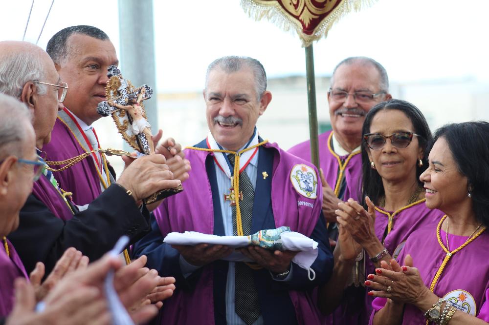 Festa de São Gonçalo do Amarante tem fim com descerramento de bandeira