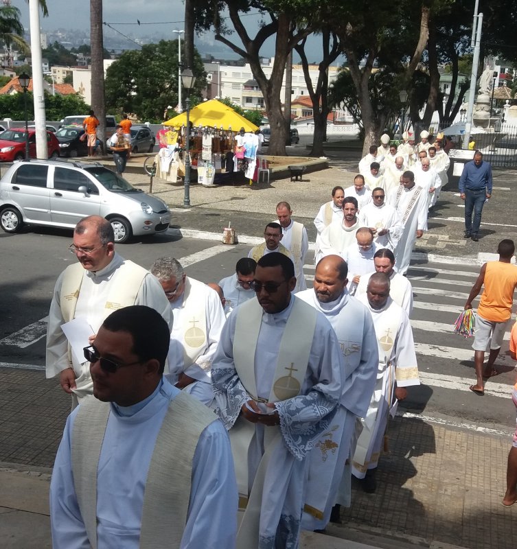 Sacerdotes da Arquidiocese de Salvador celebram Jubileu na Baslica Santurio 