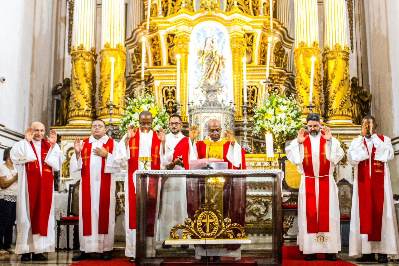 Aniversário do reitor da Basílica Santuário Nosso Senhor do Bonfim é celebrado com Missa