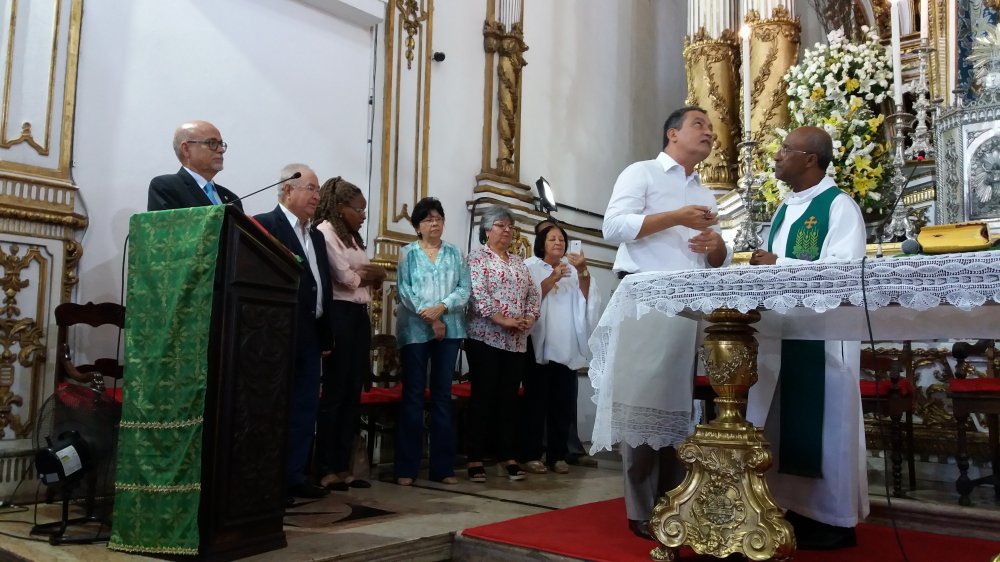 Governador Rui Costa comemora aniversrio com Missa na Baslica do Bonfim