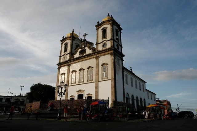 Bas�lica Santu�rio celebra Festa do Sagrado Cora��o de Jesus