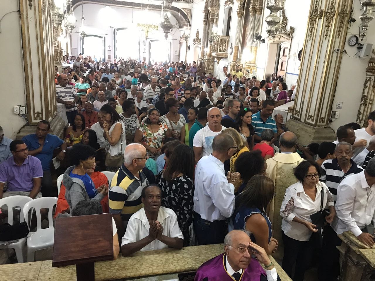 Fiis lotam Baslica do Bonfim na Missa das 7h30 deste domingo (06)