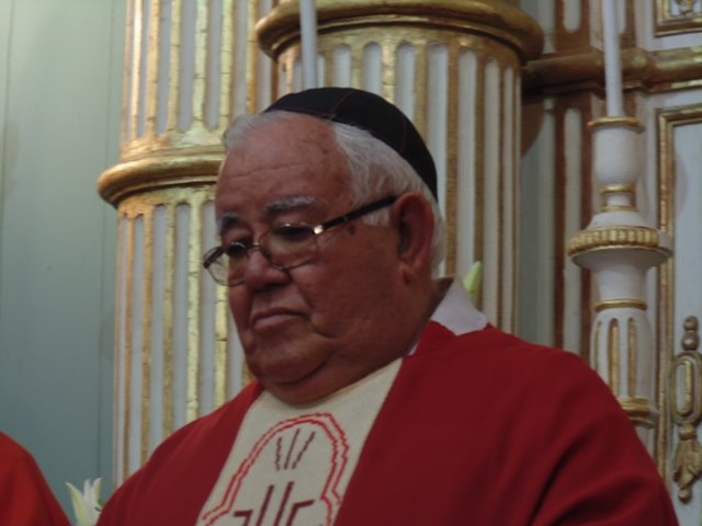 Ex-reitor da Bas�lica Santu�rio do Bonfim completa 50 anos de ordena��o sacerdotal